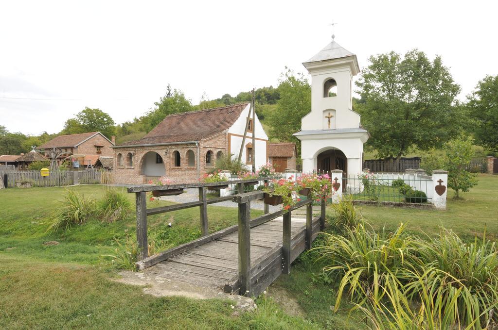 Гостьовий будинок Country House Tunjina Kuca Stara Kapela Pavlovci Екстер'єр фото