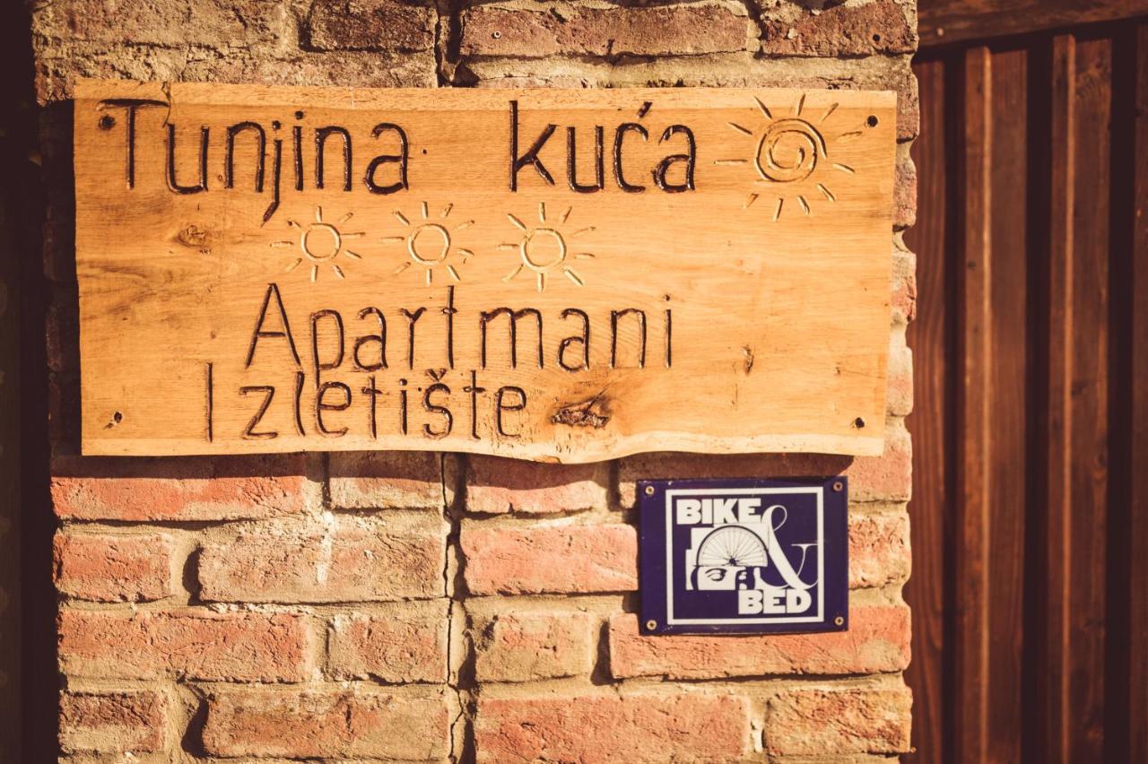 Гостьовий будинок Country House Tunjina Kuca Stara Kapela Pavlovci Екстер'єр фото